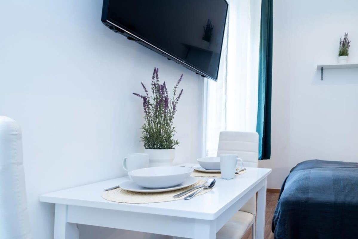 Modern Intimate Studio In The Center Budapest Esterno foto