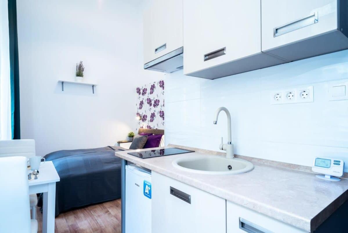 Modern Intimate Studio In The Center Budapest Esterno foto